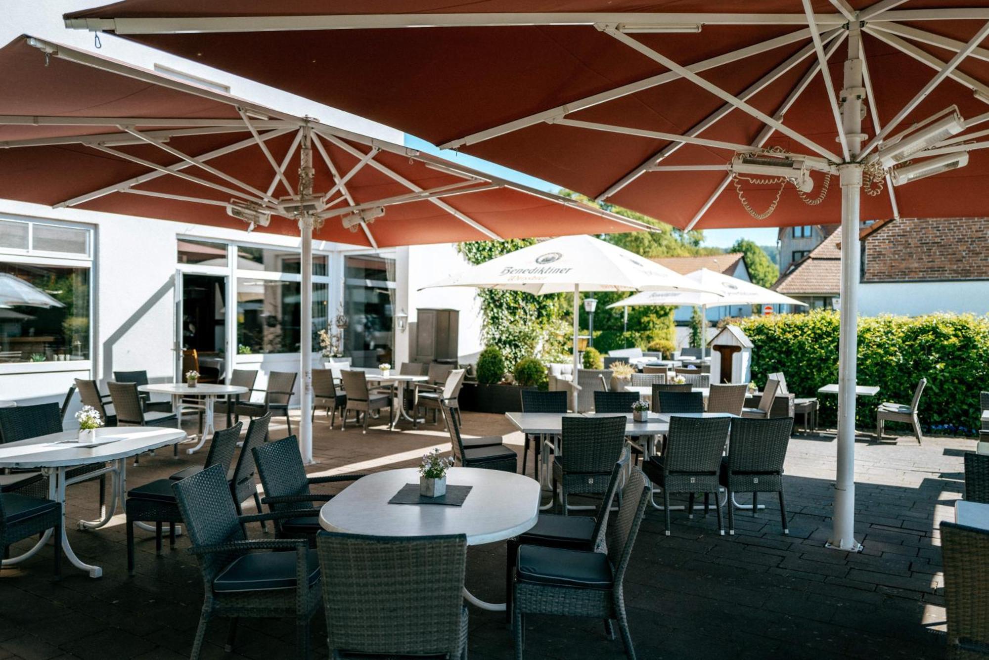 Hotel & Restaurant Kronenhof Am Weser-Radweg Oberweser Bagian luar foto
